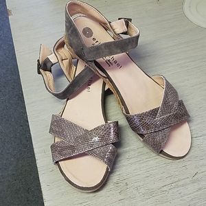 Eric Michael sandal